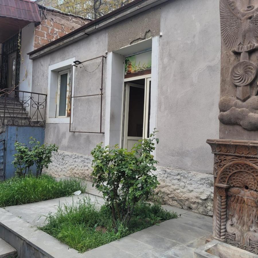 Guest House In The Small Center Erivan Dış mekan fotoğraf